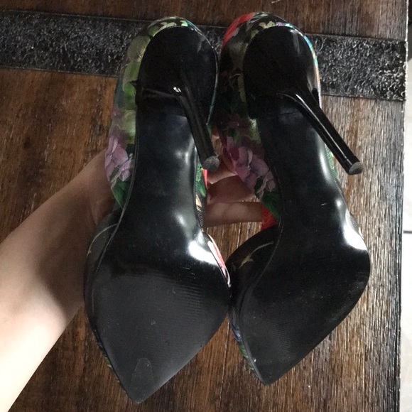 I dont wear heels any more - Picture 4 of 6